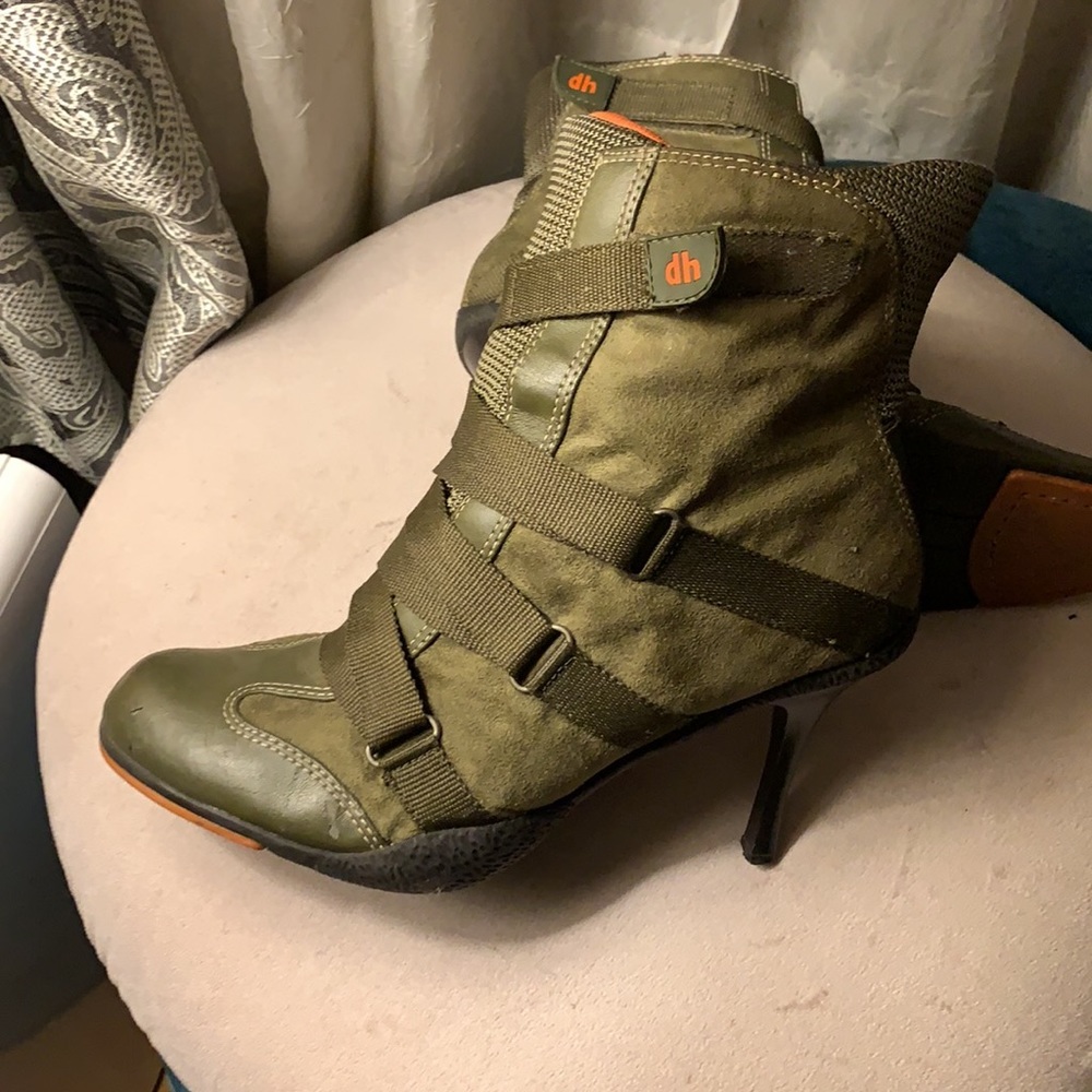 Heeled boots - Picture 9 of 12